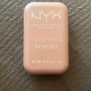 NYX Buttermelt Bronzer - Soft Pink